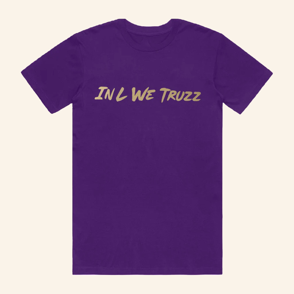 Era 8 Apparel Merch In L We Truzz T-Shirt Gifts For Besties
