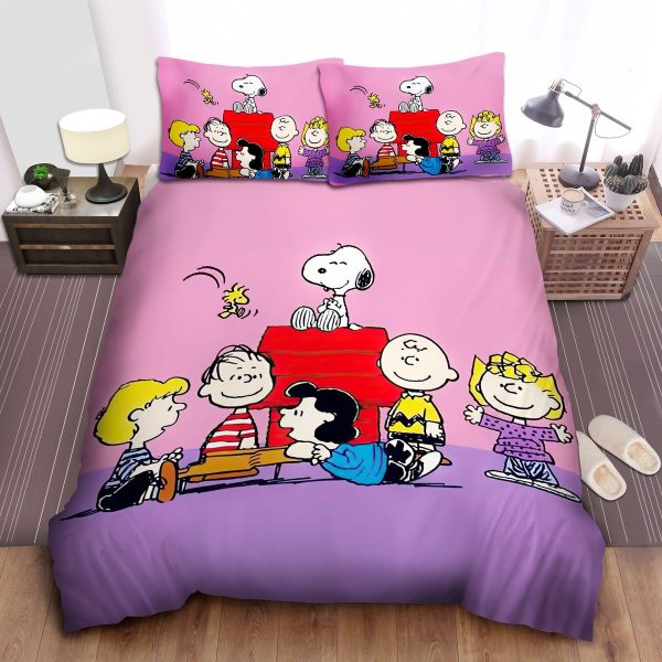 Snoopy Red House Bedding Sets: Peanuts Characters Duvet Cover & Comforter Spread