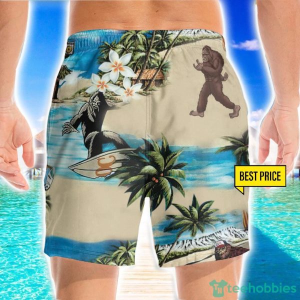 Bigfoot On The Beach Funny Style 3D Beach Shorts For Men Gift Summer Gift - Image 2