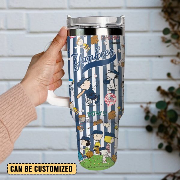 New York Yankees x Peanuts MLB Sports Custom Stanley Quencher 30oz-40oz Stainless Steel Tumbler Hot And Cold Tumbler - Image 4