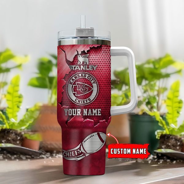 Kansas City Chiefs NFL Metal Style Custom Stanley Quencher 30oz-40oz Stainless Steel Tumbler Hot And Cold Tumbler - Image 2