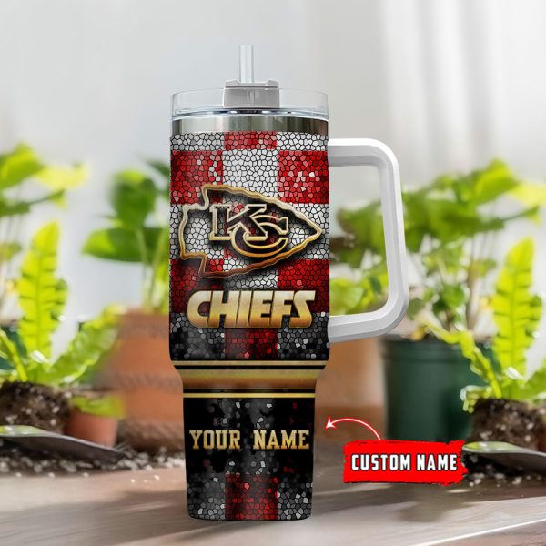 Kansas City Chiefs NFL Glitter Golden Logo Custom Stanley Quencher 30oz-40oz Stainless Steel Tumbler Hot And Cold Tumbler - Image 2