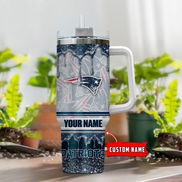 New England Patriots NFL Glitter Custom Stanley Quencher 30oz-40oz Stainless Steel Tumbler Hot And Cold Tumbler - Image 2