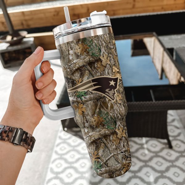 New England Patriots NFL Hunting Realtree Custom Stanley Quencher 30oz-40oz Stainless Steel Tumbler Hot And Cold Tumbler - Image 2