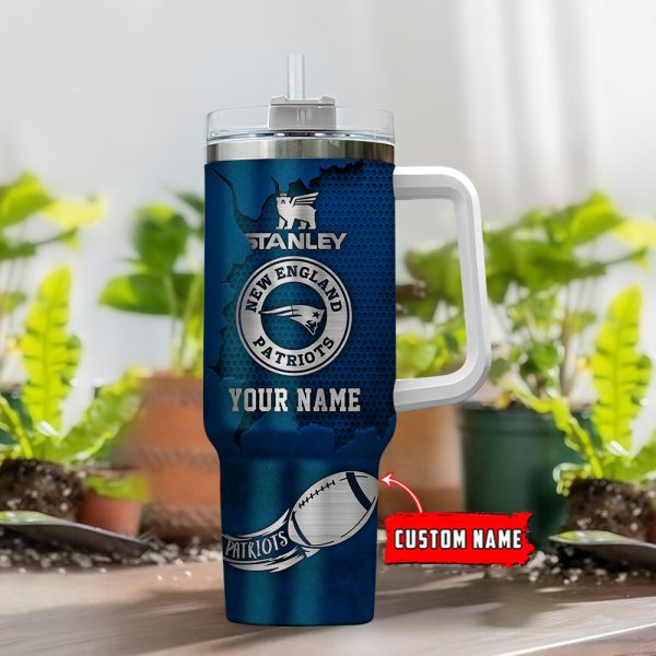 New England Patriots NFL Metal Style Custom Stanley Quencher 30oz-40oz Stainless Steel Tumbler Hot And Cold Tumbler - Image 2