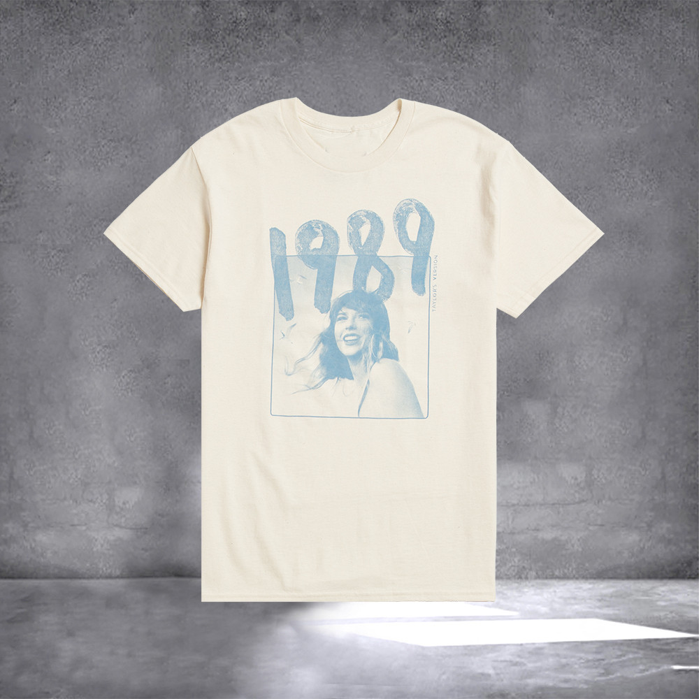 Retro Pop Tour Look 1989 Era T Shirt Gift Idea for Fans