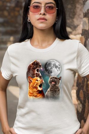 3 Cat Moon - Howling Cat Head for Cat Lovers, Cat Mom & Dad T-Shirt